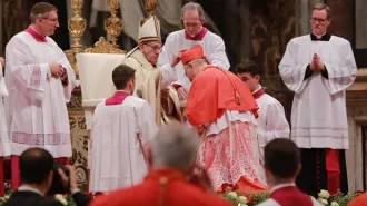 Concistoro. Il Papa crea i nuovi cardinali, poi la visita a Benedetto XVI