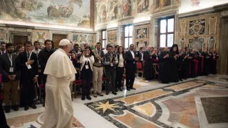 Papa Francesco: “L'intellettuale sia solidale, non chiuso in se stesso"
