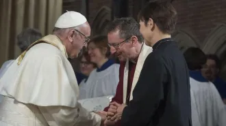Il Papa agli anglicani a Roma: andiamo ad imparare l'ecumenismo nelle Chiese giovani 