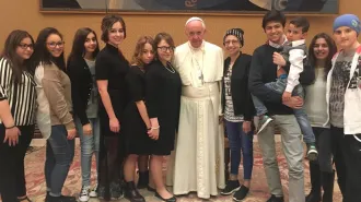 Il Papa ai piccoli malati: "Una carezza è la medicina più importante"