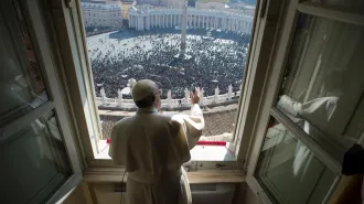 Il Papa: “Siamo tutti fratelli e non dobbiamo in nessun modo sopraffare gli altri"