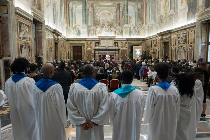 Papa Francesco e gli artisti del Concerto di Natale |  | L'Osservatore Romano, ACI Group