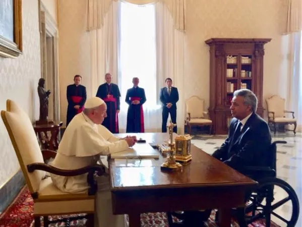 Il Papa e il Presidente dell'Ecuador |  | Pagina twitter Ecuador TV