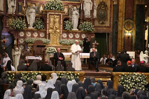 Papa Francesco a Torino | Papa Francesco durante la sua visita a Santa Maria Ausiliatrice a Valdocco il 21 giugno 2015 | parrocchiavaldocco.it
