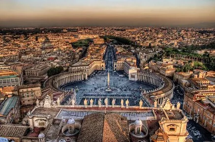 Piazza San Pietro | Una veduta di piazza San Pietro dal Vaticano | Ambasciata di Nigeria presso la Santa Sede