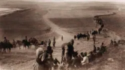 Una immagine della deportazione di assiri e caldei nel 1915  / spc.rs