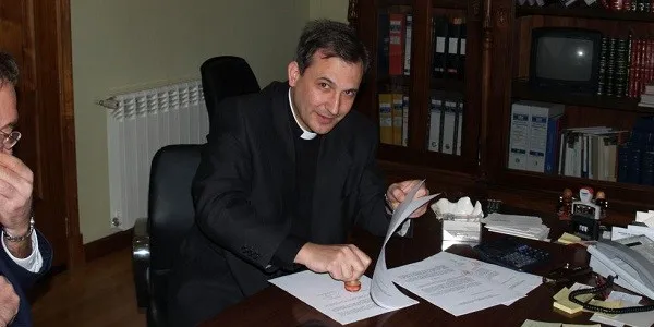 Mons. Lucio Vallejo Balda | Mons. Lucio Vallejo Balda nel suo ufficio  | si24.it