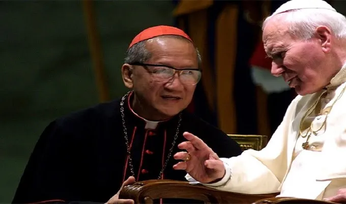 Il cardinale Van Thuan e Giovanni Paolo II |  | Osservatorio Van Thuan