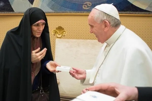 Papa Francesco incontra Shahindokht Molaverdi, vicepresidente della Repubblica d'Iran, 12 febbraio 2015 / © L'Osservatore Romano Photo 