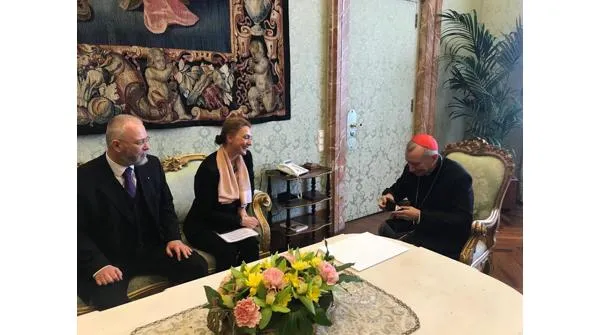 Marija Pejčinović Burić, ministro degli Esteri Vaticano, con il Cardinale Pietro Parolin, segretario di Stato vaticano. Con loro Neven Pelicarić, ambasciatore di Croazia presso la Santa Sede  | MFA Croatia