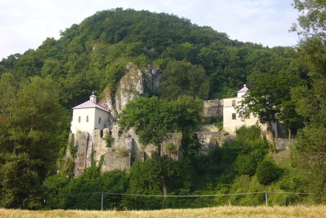 Velka Skalka | Il monastero rupestra di Velka Skalka, in Slovacchia | Wikimedia Commons