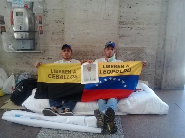 Venezuela Protesta | La protesta nei pressi della Sala Stampa della Santa Sede | 