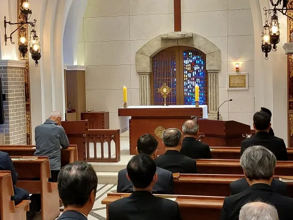 Vescovi coreani | I vescovi in preghiera nella chiesa nel 38esimo parallelo | Asia News