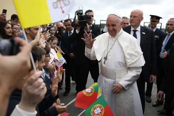 Papa Francesco accompagnato dal comandante della Gendarmeria, Giani |  | LUSA Press Agency