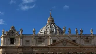 Papa Francesco approva i contratti a chiamata e il permesso di paternità