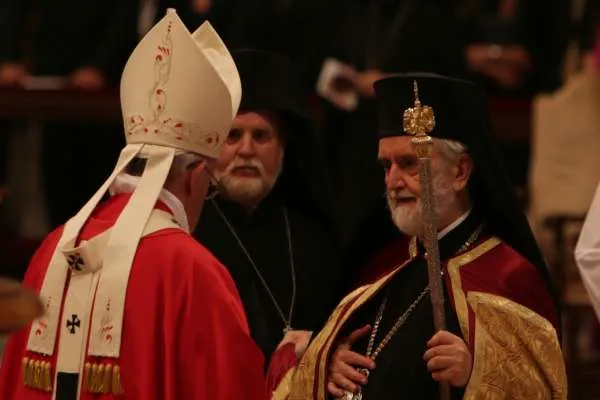 Il Papa con il Metropolita Ortodosso di Pergamo |  | Bohumil Petrik/CNA