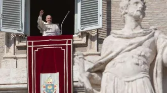 Papa Francesco: "Basta armi nucleari". Poi prega ancora per il Libano