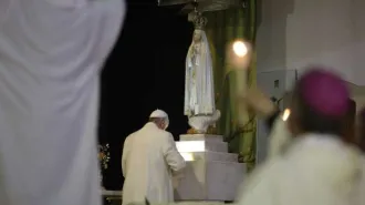 Papa Francesco: "Maria, Madre e discepola, ci accompagni nella vita"