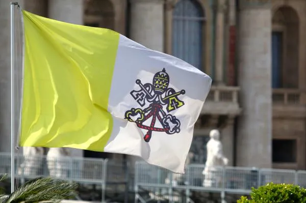 La bandiera vaticana |  |  Stephen Driscoll - CNA