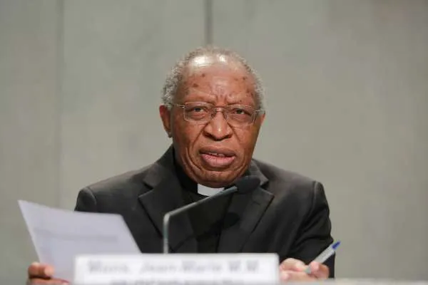 Monsignor Jean-Marie Mate Musivi Mupendawatu, uno dei membri della Commissione  |  | Daniel Ibanez/ CNA