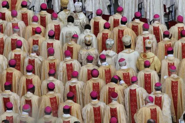 Concelebrazione eucaristica con i Vescovi in piazza San Pietro |  | Martha Calderon/CNA