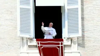 Il Papa: "Annunciamo a tutti la gioia della Pasqua"