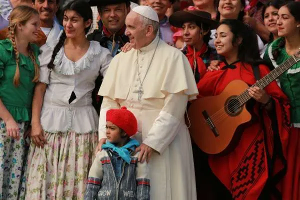 Papa Francesco e le donne | Papa Francesco durante un incontro con le donne | CNA Archive