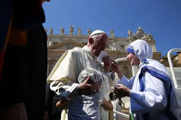 Il Papa al termine della canonizzazione di Madre Teresa |  | Daniel Ibanez/CNA