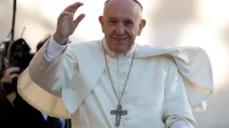 Il Papa all’Associazione Pro Petri Sede: "Fate dell'elemosina uno stile di vita"