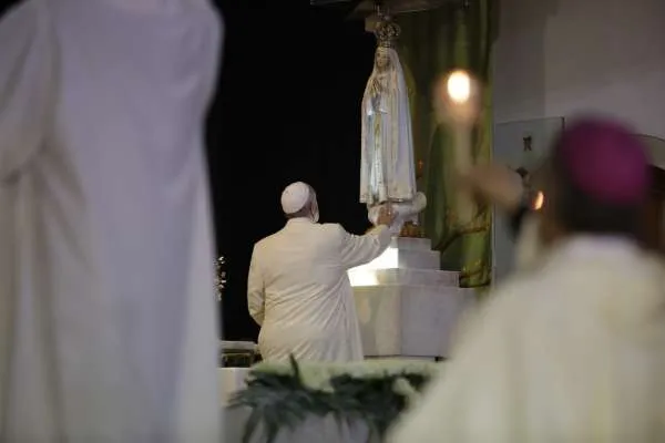 Il Papa omaggia la Madonna a Fatima |  | Daniel Ibanez CNA
