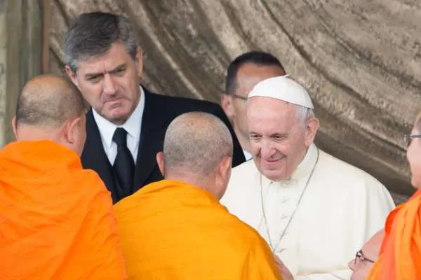Il Papa saluta i monaci buddisti a Loppiano |  | Daniel Ibanez CNA