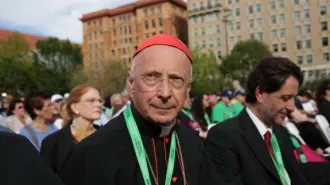 Il Cardinale Bagnasco: "La fede illumina il cammino passo dopo passo" 