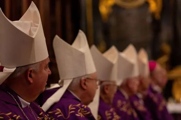 Alcuni vescovi durante una celebrazione eucaristica |  | Daniel Ibanez CNA