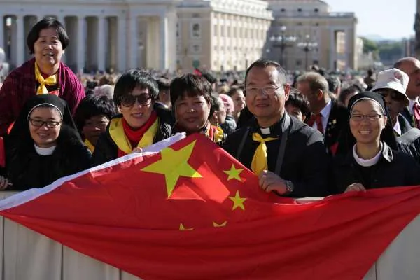 Fedeli cinesi in piazza San Pietro nel 2016 |  | Daniel Ibanez CNA