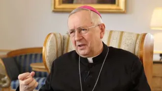 Migranti, i vescovi polacchi: "Hanno bisogno della nostra cura solidale"