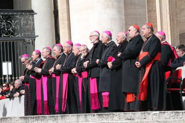 Un gruppo di vescovi e cardinali |  | Archivio CNA