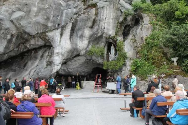 La Grotta delle Apparizioni a Lourdes |  | Archivio CNA