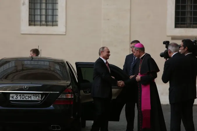 Il Presidente Putin entra in Vaticano |  | Petrik Bohumil - CNA