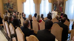 Papa Francesco durante l'incontro con i membri della Fondazione Chance in Life, Sala del Concistoro, 9 dicembre 2019 / Vatican Media / ACI Group