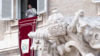 Papa Francesco al Regina Coeli: “Noi abbiamo bisogno di Gesù e lui di noi”