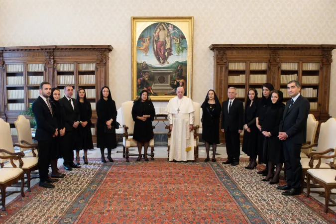 Papa Francesco con il presidente di Georgia Zourabichvili e seguito, 18 giugno 2021 | Vatican Media / ACI Group