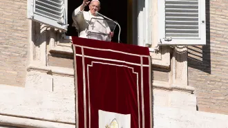 Papa Francesco: “L’attesa fiduciosa del Signore dà conforto nei momenti bui”