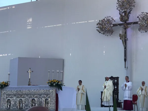 Papa Francesco a Genova | Papa Francesco celebra la Messa a Genova, zona fiera del Mare, Genova, 27 maggio 2017 | Angela Ambrogetti / ACI Group
