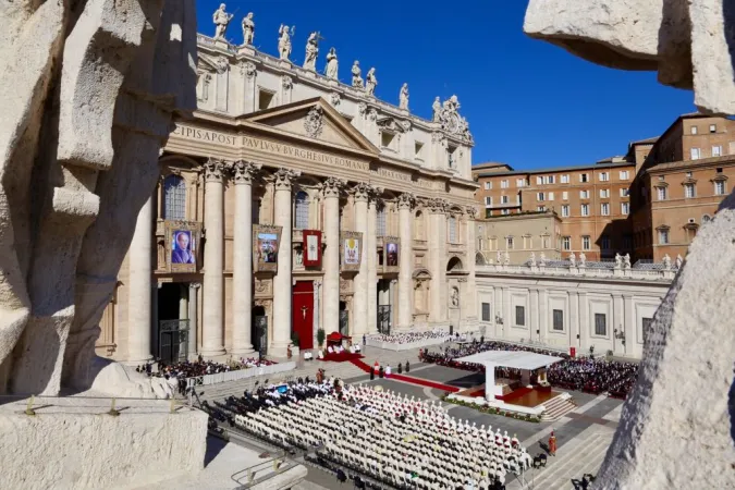 Papa Francesco celebra la Messa per le canonizzazioni | Messa per la canonizzazione di 35 nuovi santi, piazza San Pietro, 15 ottobre 2017 | Daniel Ibanez / ACI Group