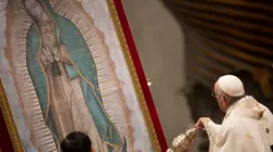Papa Francesco durante la celebrazione in Basilica Vaticana per la Festa di Nostra Signora di Guadalupe, 12 dicembre 2017 / Daniel Ibanez / ACI Group