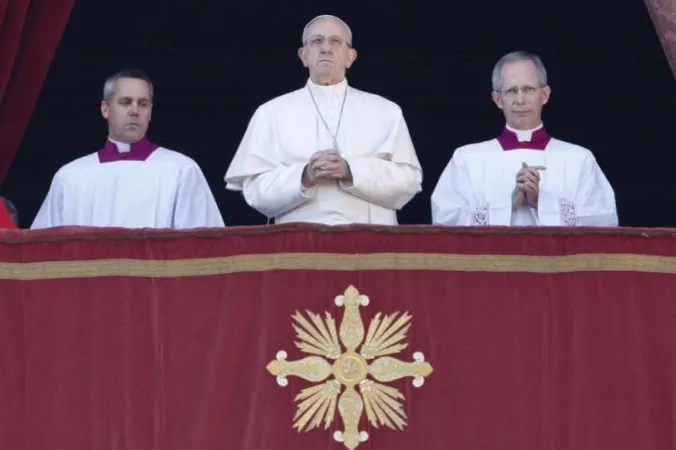 Papa Francesco | Papa Francesco durante una benedizione urbi et orbi | ACI Stampa