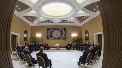 Papa Francesco durante uno degli incontri con i vescovi del Cile dello scorso 15 -17 maggio  / Vatican Media / ACI Group