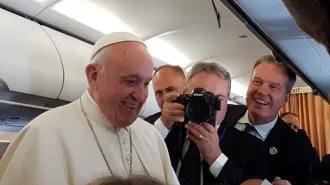 Papa Francesco è arrivato in Irlanda. Comincia il suo 24esimo viaggio apostolico