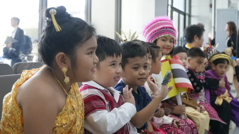 Bangkok | Bambini thailandesi in attesa di Papa Francesco, Bangkok, 20 novembre 2019 | Hannah Brockhaus / ACI Group