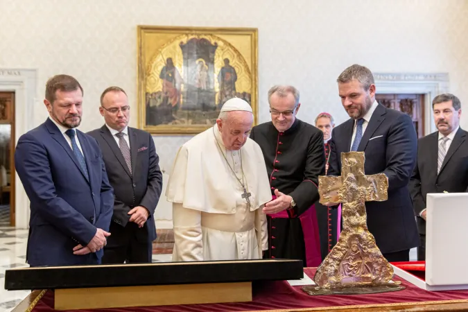 Il Papa e il premier slovacco Pellegrini |  | © EWTN-CNA Photo/Daniel Ibáñez/Vatican Pool